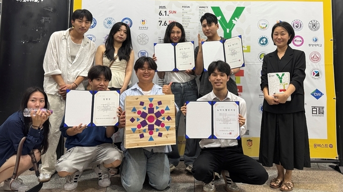 ▲ 정화예대 연기전공 학생들이 제33회 젊은연극제에서 연극 ‘너머의 세상’으로 3관왕을 달성하는 쾌거를 이뤘다.